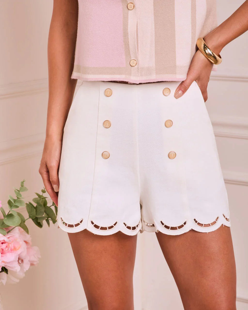 Faded Willow Twill Scallop Hem Mid Rise Short