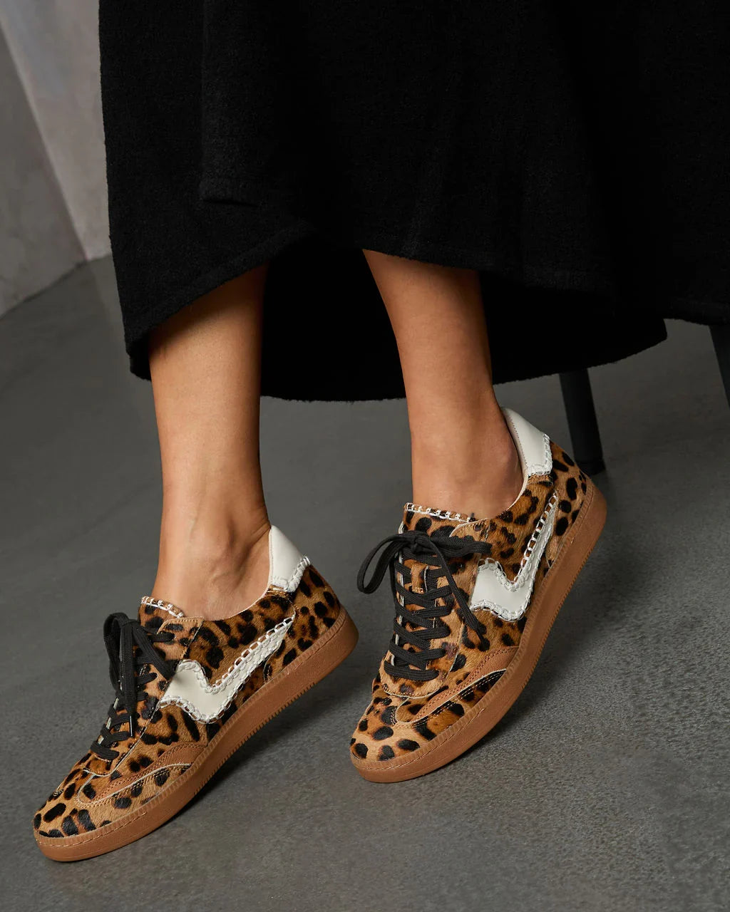 Right Catch Sneakers