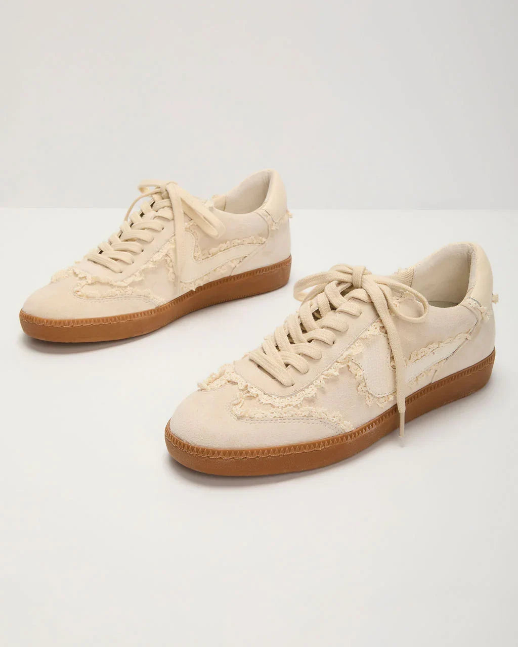 Right Catch Sneakers